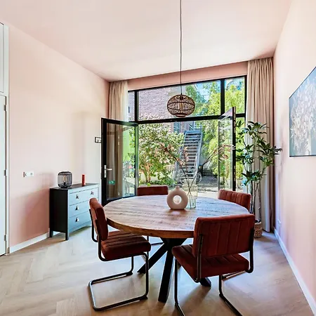 Stylish Next To The Amstel River- Unit F 아파트 암스테르담